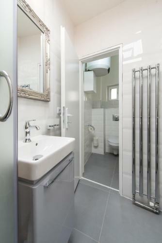 Apartamentos Zlat� K?? Golden Horse