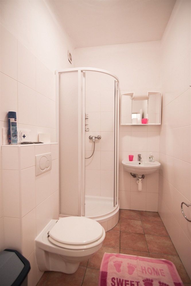 Hostal Pension Nika
