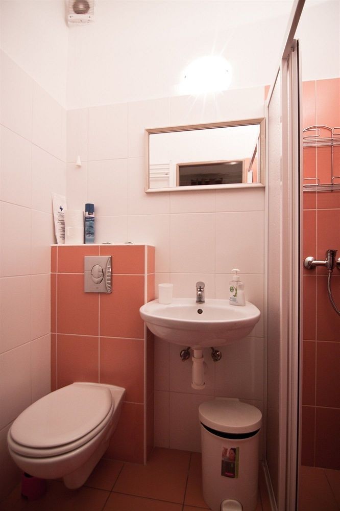 Hostal Pension Nika