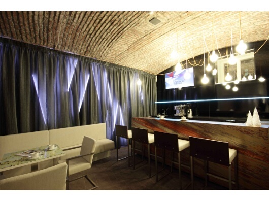 Hotel Pure White