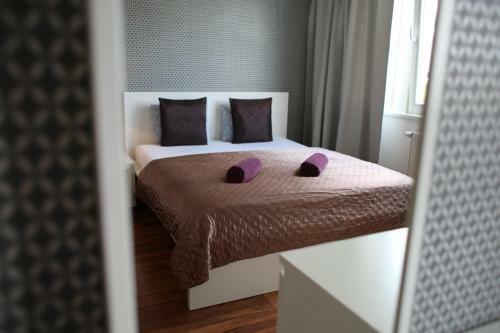 Golden Family Apartments