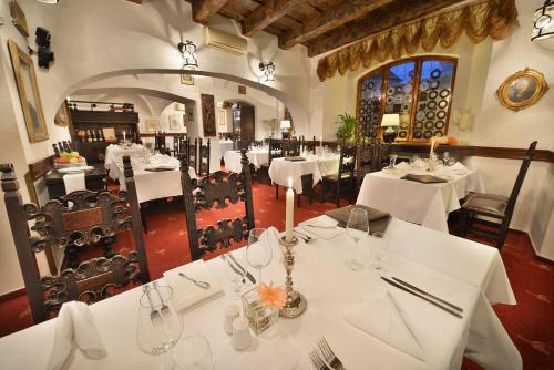 Hotel U 3 Pstrosu