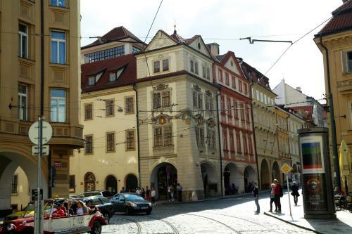 Sg1 Hostel