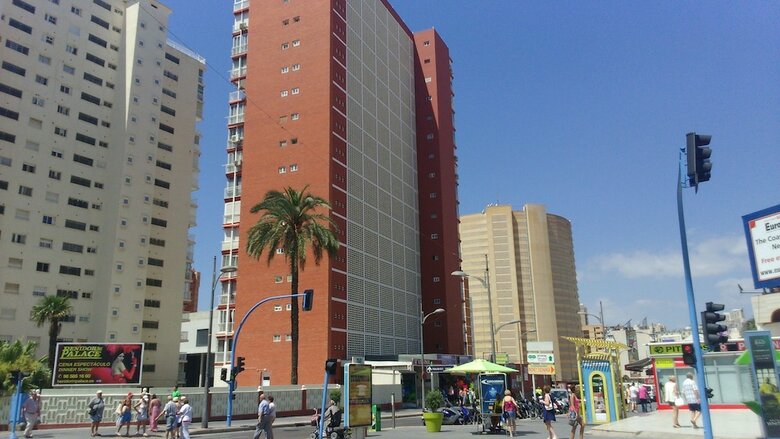 Blue Sky Apartment