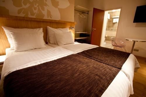 Hotel Dahlia Inn