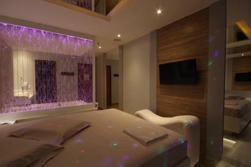 Love Time Hotel (adult Only)
