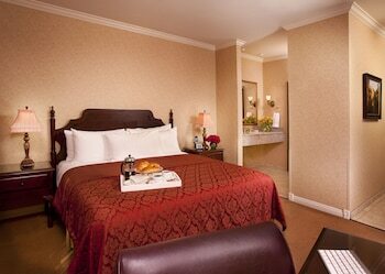 Hotel Ayres Suites Corona West