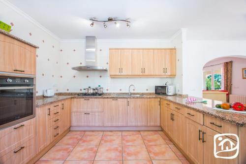 Holiday Villa Ma�i