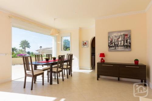 Holiday Villa La Corona