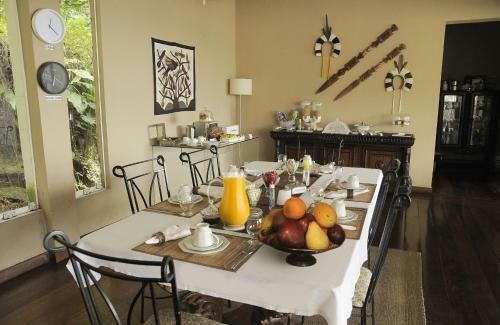 Hostal Altos De Santa Teresa Guest House