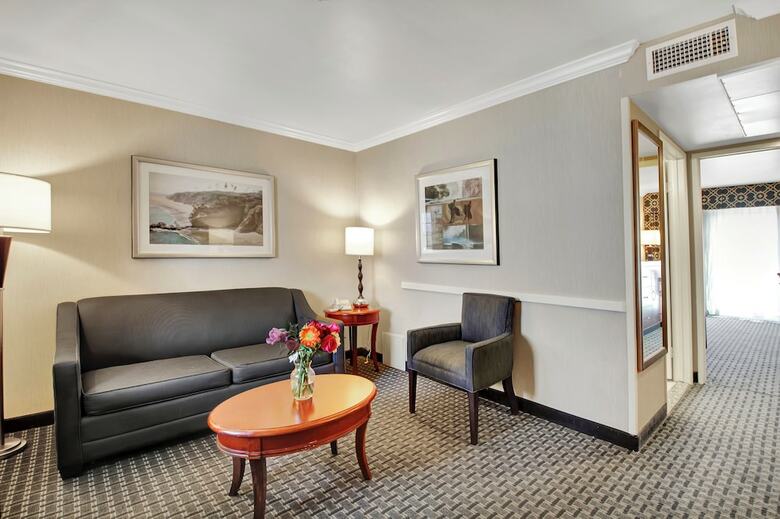 Best Western Plus Marina Shores Hotel - Dana Point