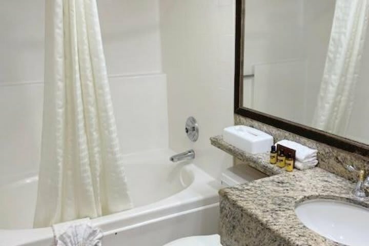 Best Western Plus Marina Shores Hotel - Dana Point