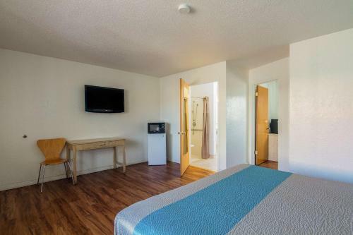 Motel 6 Fort Bragg