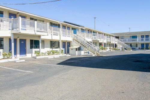 Motel 6 Fort Bragg