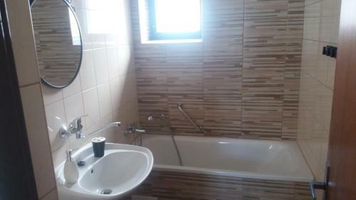 Hostal Penzion A Restaurace Modr� R??e T�bor