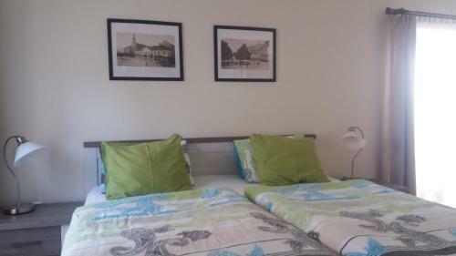 Hostal Penzion A Restaurace Modr� R??e T�bor