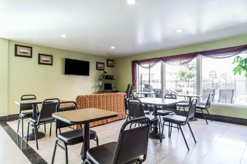 Hotel Rodeway Inn & Suites Hayward