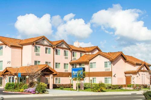 Hotel Rodeway Inn & Suites Hayward