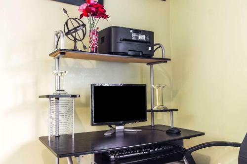 Hotel Rodeway Inn & Suites Hayward