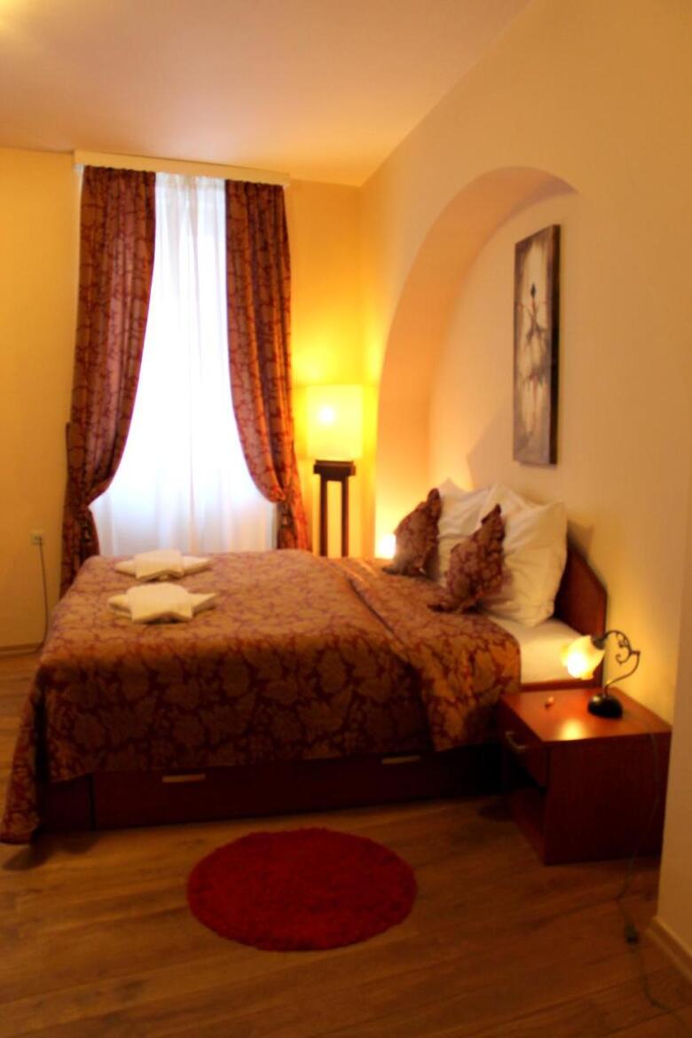 Hostal Enjoy Inn