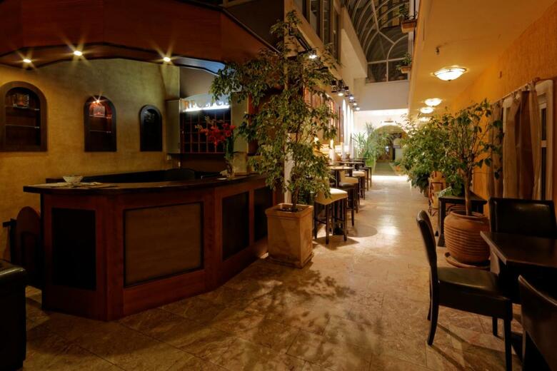 Hostal Enjoy Inn