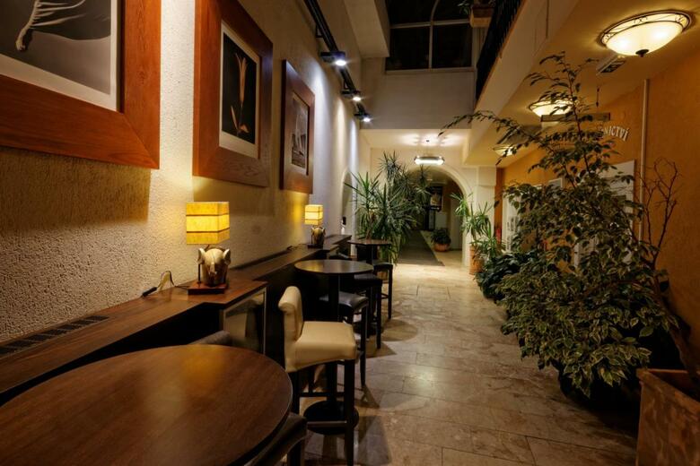 Hostal Enjoy Inn