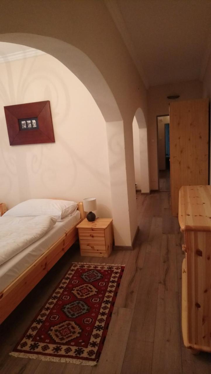 Hostal Enjoy Inn