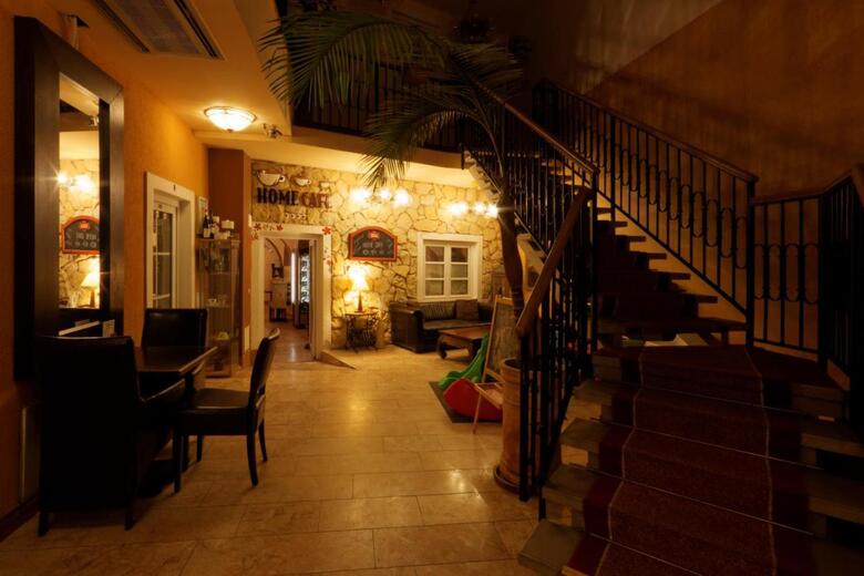 Hostal Enjoy Inn