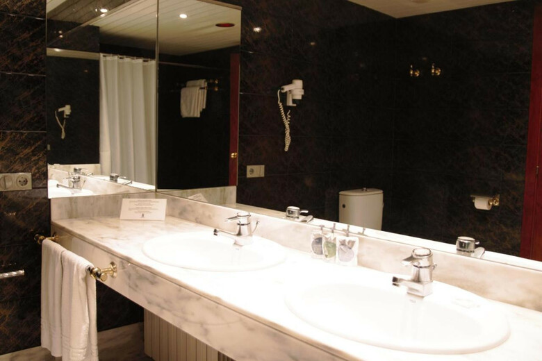 Hotel Rvhotels Spa Vila de Caldes - Adults Only