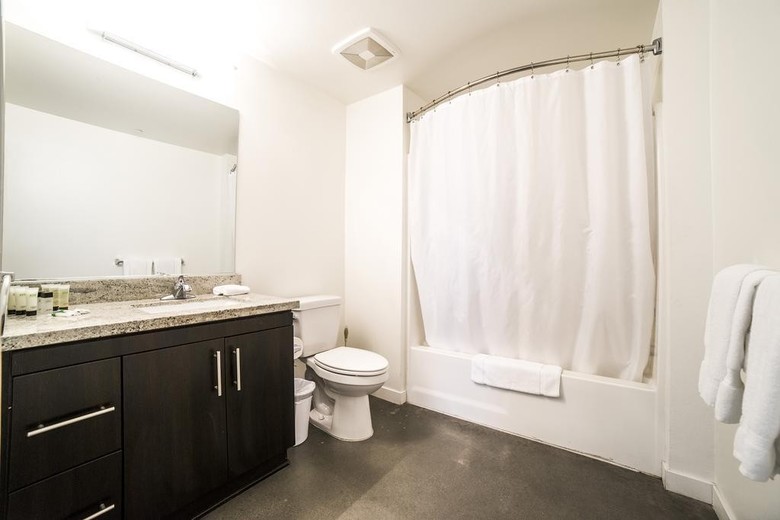Wilshire Place Apartment