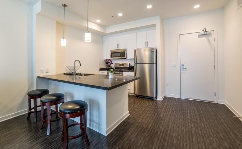 Wilshire Center Apartment