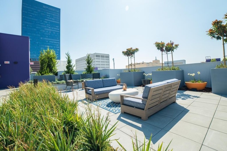 Wilshire Center Apartment