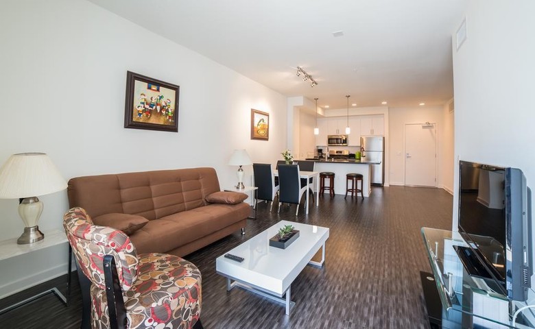 Wilshire Center Apartment