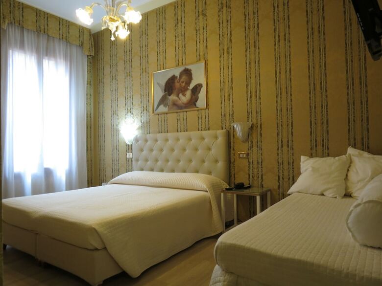 Hotel Bridge