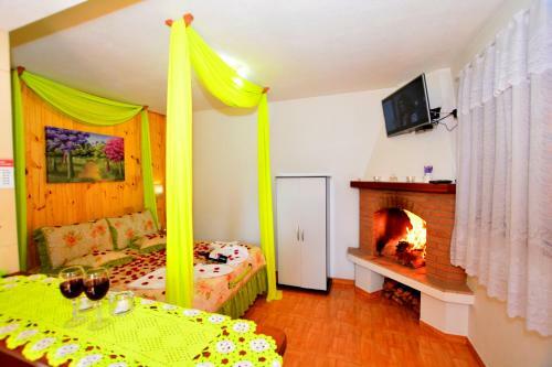 Hostal Pousada Cantinho Colibri