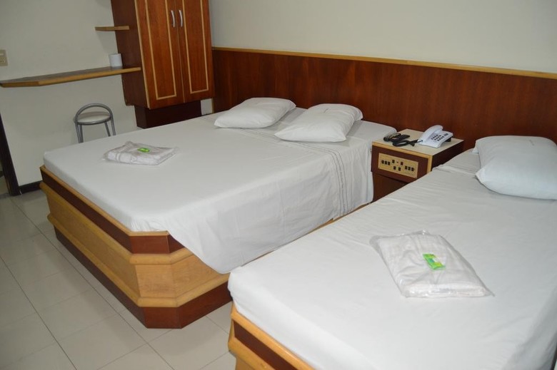 Aero Plaza Hotel