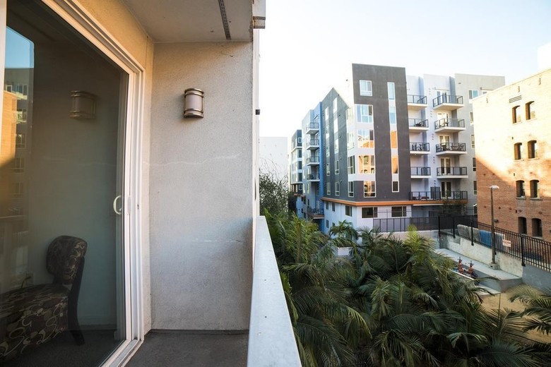 Downtown Wilshire Apartment