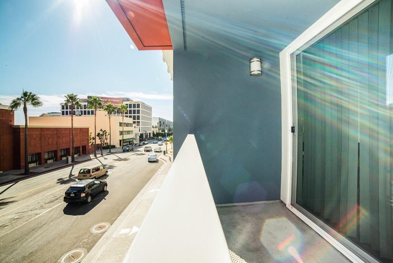 Downtown Wilshire Apartment