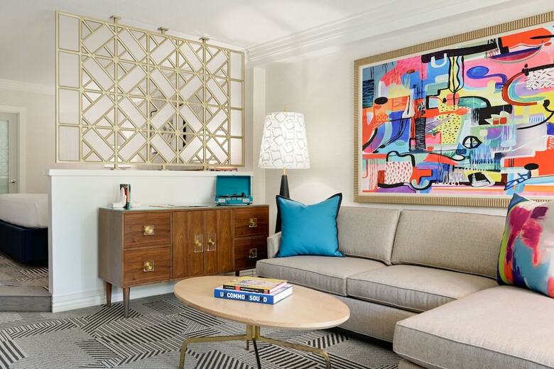 Le Parc Suites Hotel