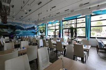 Aqua Hotel & Hostel