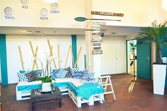 Aqua Hotel & Hostel