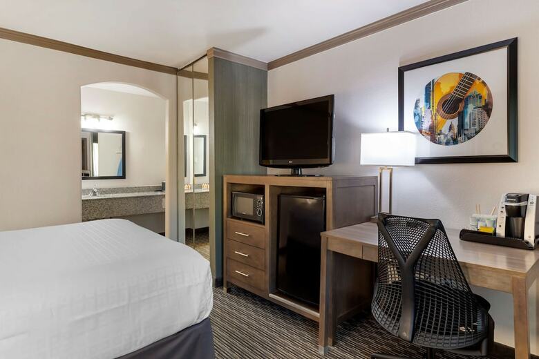 Aiden Austin City Hotel