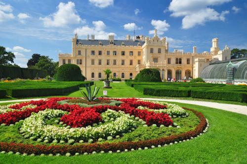 Wine & Wellness Hotel Besedn� D?m