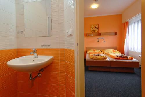 Relax Hotel B�ra