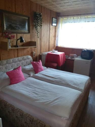 Hostal Pension Nika