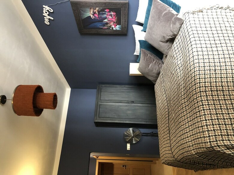 Merchant's Avenue Hotel