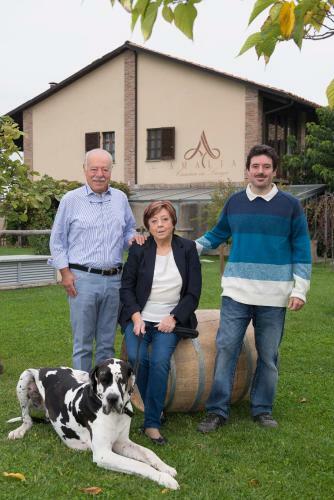 Agroturismo Amalia Cascina In Langa