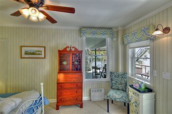 Posada Harborage Inn On The Oceanfront