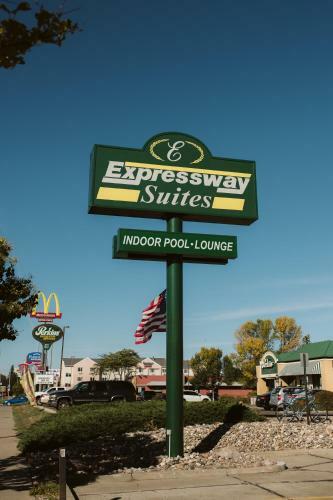 Hotel Expressway Suites Of Bismarck