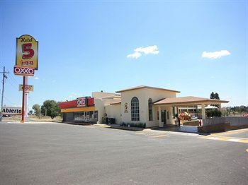 Hotel 5 Inn